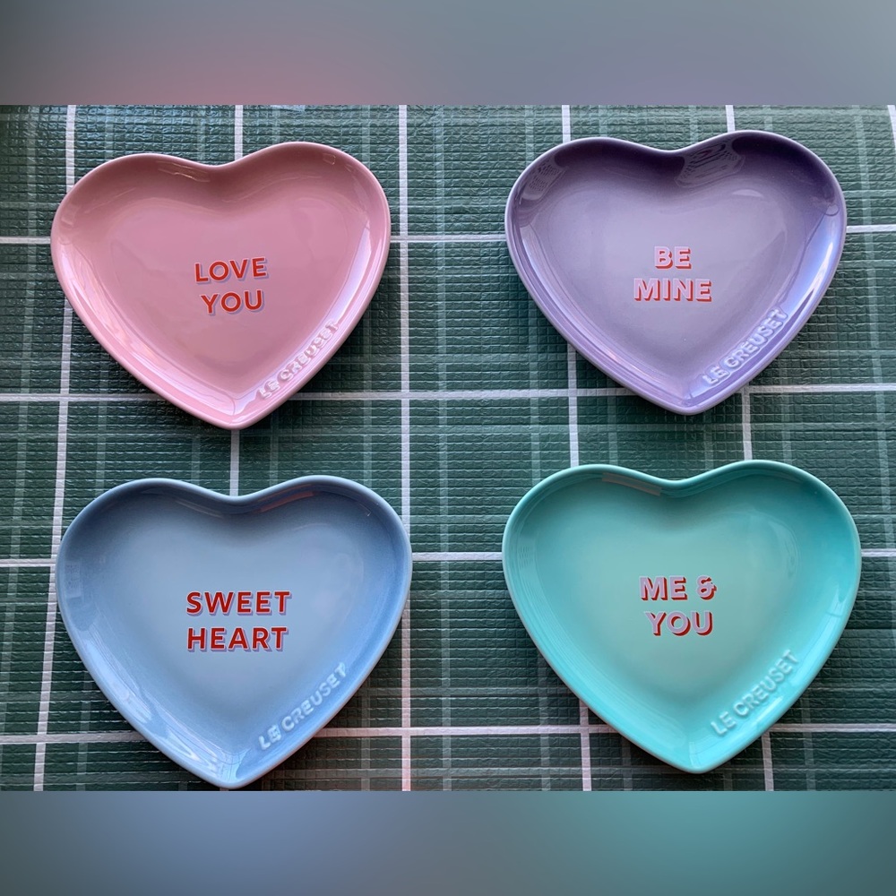 Le Creuset Heart Plates Set